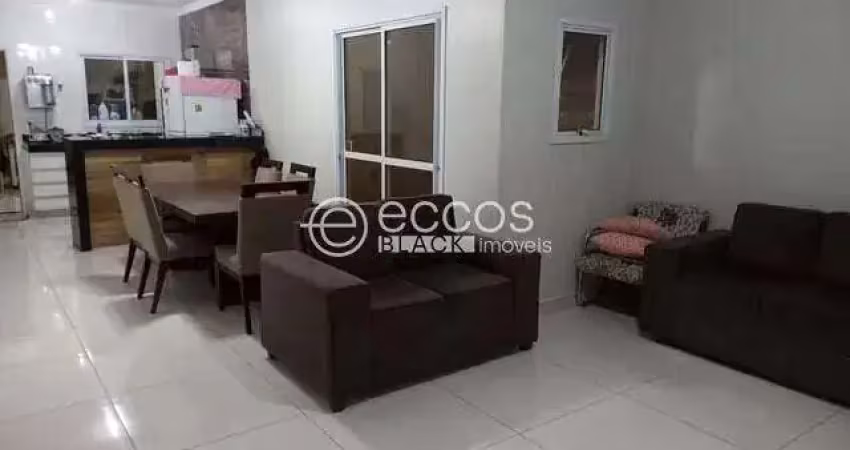 Casa em condomínio à venda, 3 quartos, 1 suíte, 2 vagas, jardim holanda - uberlândia/mg