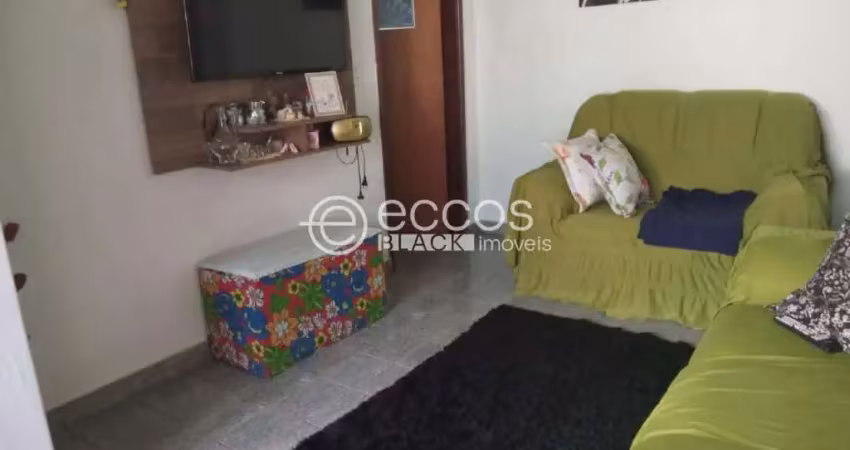 Casa à venda, 2 quartos, 1 suíte, 3 vagas, Planalto - Uberlândia/MG