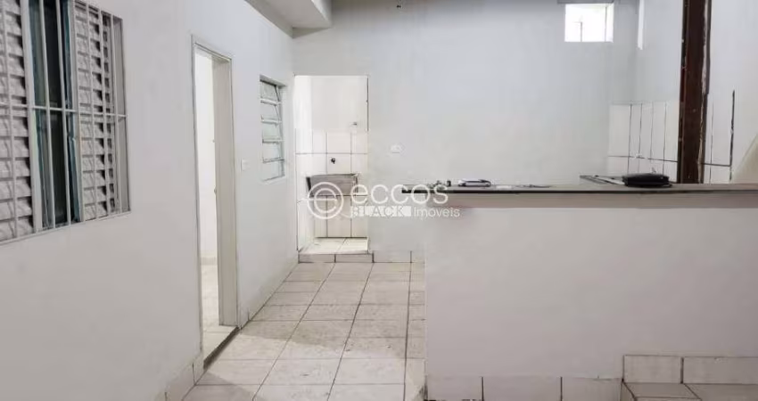 Casa à venda, 2 quartos, 4 vagas, Osvaldo Rezende - Uberlândia/MG