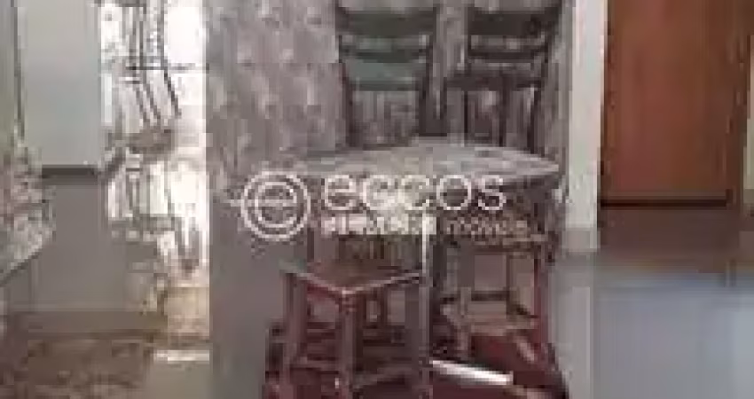 Casa à venda, 2 quartos, 1 suíte, 2 vagas, novo mundo - uberlândia/mg
