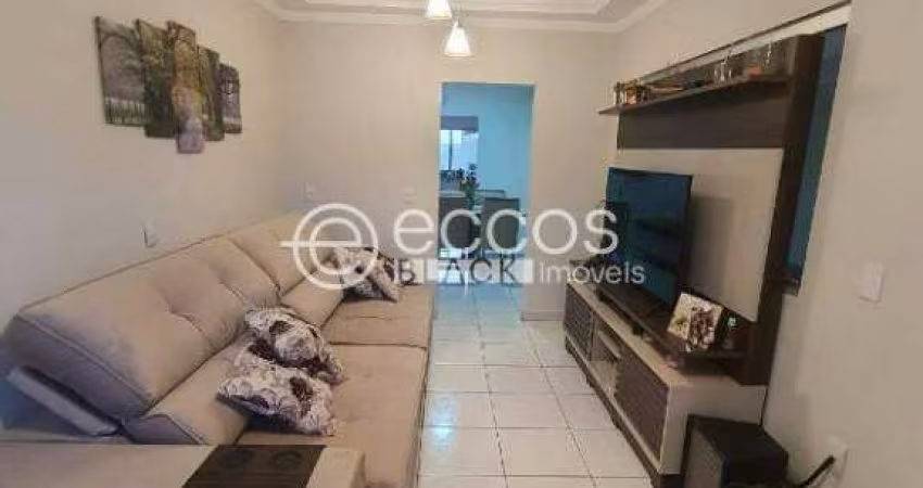 Casa à venda, 3 quartos, 1 suíte, 5 vagas, Osvaldo Rezende - Uberlândia/MG