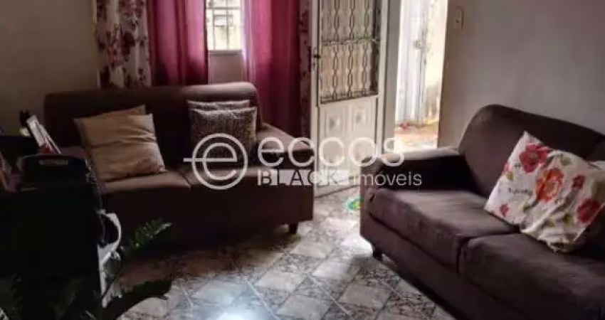 Casa à venda, 3 quartos, 2 suítes, 3 vagas, Tocantins - Uberlândia/MG