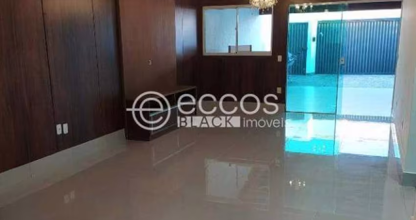 Casa à venda, 3 quartos, 3 suítes, 4 vagas, Granada - Uberlândia/MG