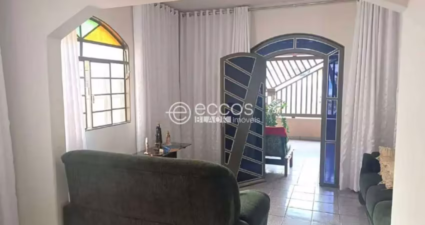 Casa à venda, 3 quartos, 1 suíte, 3 vagas, custódio pereira - uberlândia/mg