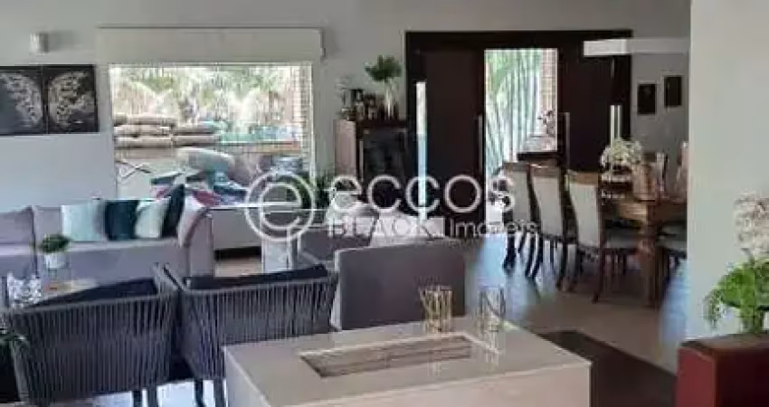 Casa em condomínio à venda, 4 quartos, 4 suítes, 4 vagas, tocantins - uberlândia/mg