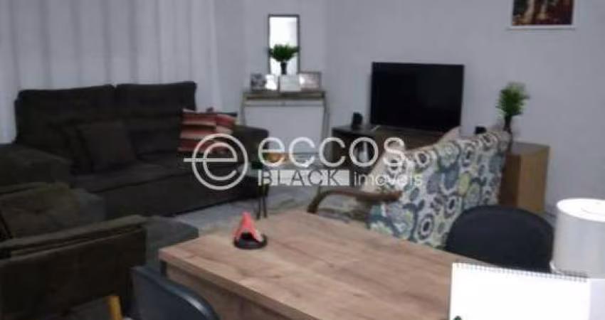 Casa à venda, 3 quartos, 1 vaga, Taiaman - Uberlândia/MG