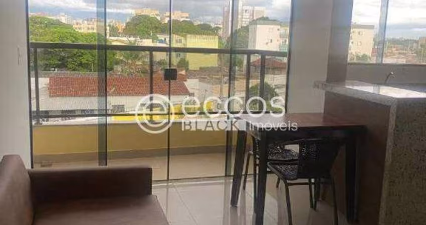 Apartamento para aluguel, 2 quartos, 1 suíte, 1 vaga, Saraiva - Uberlândia/MG