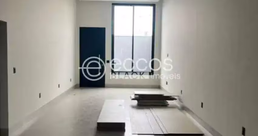 Casa à venda, 3 quartos, 1 suíte, 2 vagas, Aclimação - Uberlândia/MG