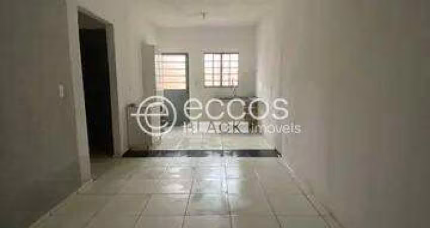 Casa à venda, 2 quartos, 1 suíte, 3 vagas, Jardim Canaã - Uberlândia/MG