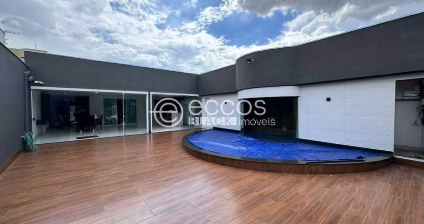 Casa à venda, 3 quartos, 3 suítes, 5 vagas, Brasil - Uberlândia/MG