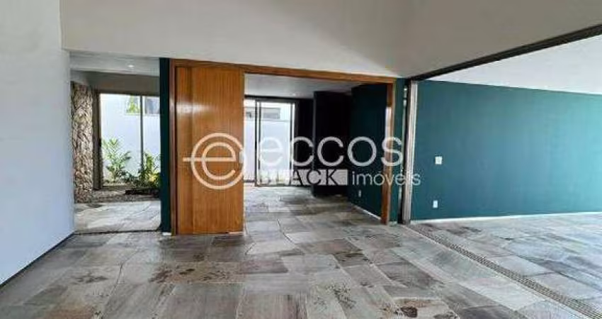 Casa em condomínio à venda, 4 quartos, 4 suítes, 6 vagas, Nova Uberlândia - Uberlândia/MG
