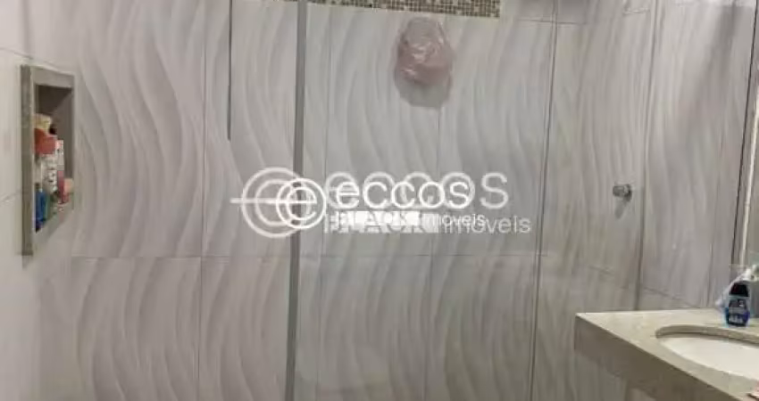Casa à venda, 4 quartos, 2 suítes, 2 vagas, osvaldo rezende - uberlândia/mg