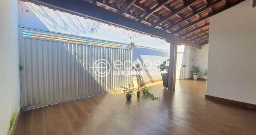 Casa à venda, 4 quartos, 1 suíte, 2 vagas, Planalto - Uberlândia/MG