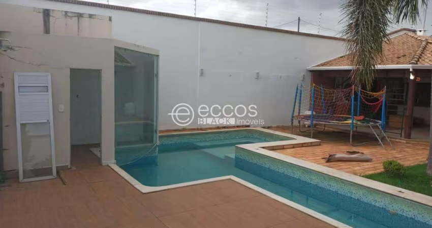 Casa para aluguel, 3 quartos, 1 suíte, 6 vagas, CENTRO - ARAGUARI/MG