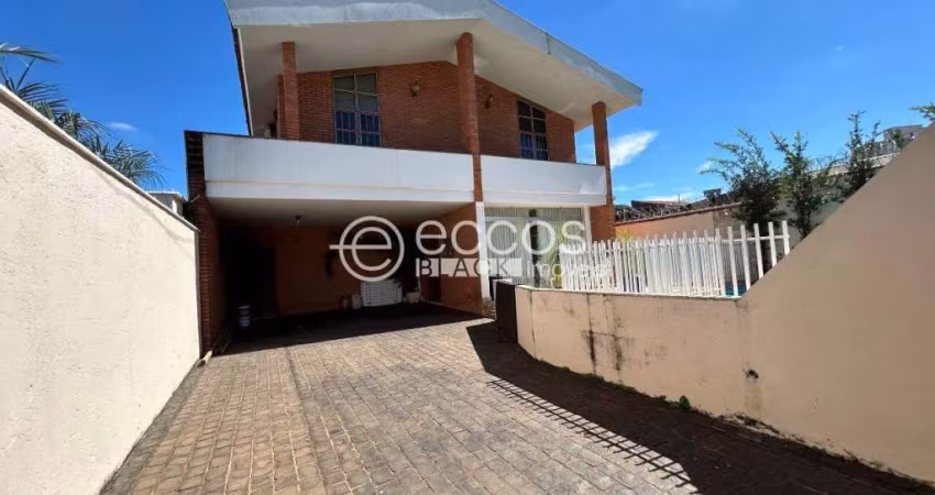 Casa à venda, 3 quartos, 1 suíte, 4 vagas, Tabajaras - Uberlândia/MG