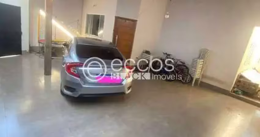 Casa à venda, 3 quartos, 1 suíte, 5 vagas, planalto - uberlândia/mg