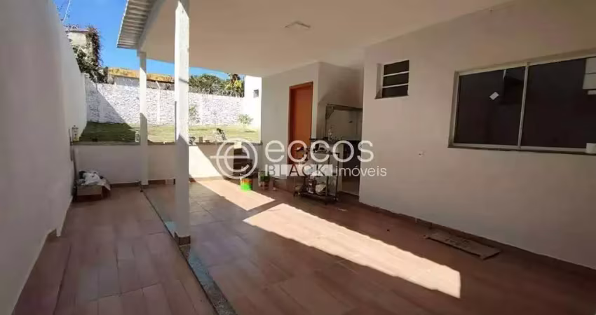 Casa para aluguel, 6 quartos, 3 suítes, 2 vagas, fundinho - uberlândia/mg