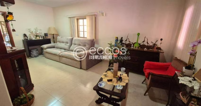 Casa à venda, 3 quartos, 1 suíte, 2 vagas, Maravilha - Uberlândia/MG