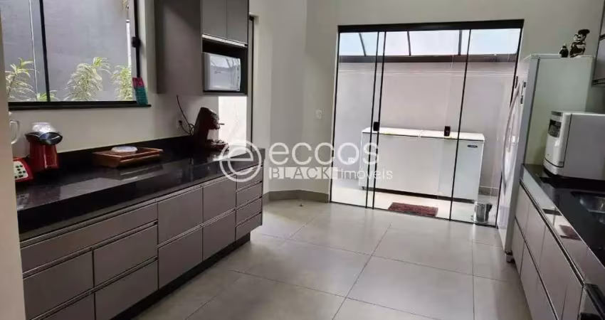 Casa em condomínio à venda, 3 quartos, 3 suítes, 2 vagas, laranjeiras - uberlândia/mg