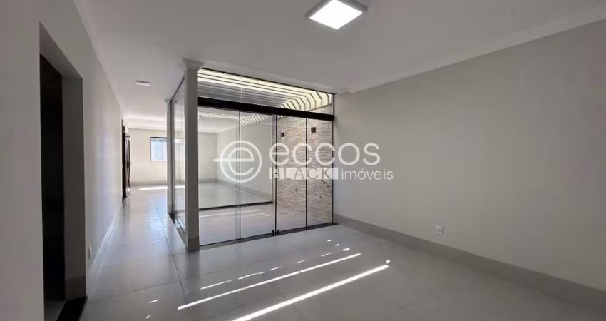 Casa à venda, 3 quartos, 1 suíte, 3 vagas, Cidade Jardim - Uberlândia/MG