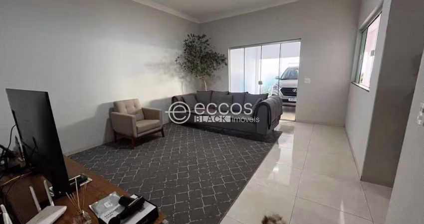 Casa à venda, 3 quartos, 1 suíte, 2 vagas, Bosque dos Buritis - Uberlândia/MG