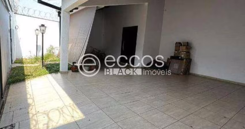 Casa à venda, 3 quartos, 1 suíte, 2 vagas, Jardim América - Uberlândia/MG