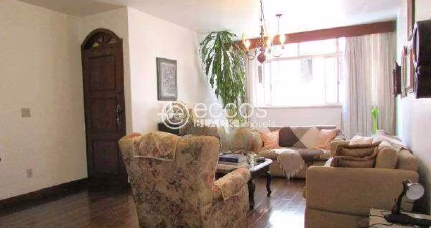 Apartamento à venda, 4 quartos, 1 suíte, 2 vagas, Lourdes - Belo Horizonte/MG