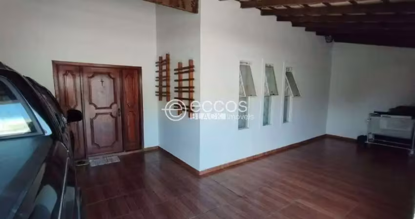 Casa à venda, 4 quartos, 3 suítes, 3 vagas, Presidente Roosevelt - Uberlândia/MG