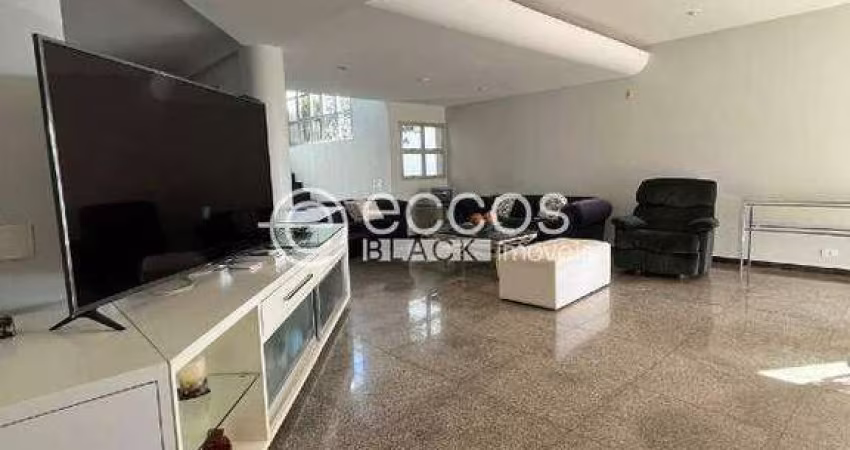 Casa à venda, 5 quartos, 4 suítes, 4 vagas, Morada da Colina - Uberlândia/MG