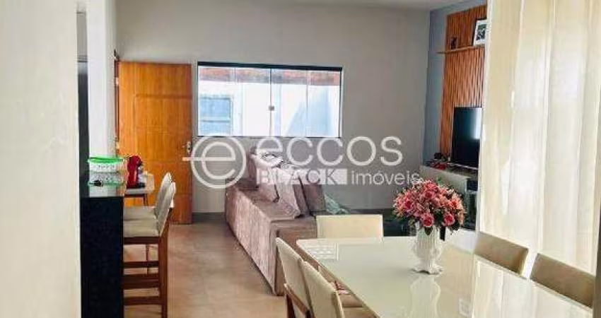 Casa à venda, 3 quartos, 2 suítes, 5 vagas, Alto Umuarama - Uberlândia/MG
