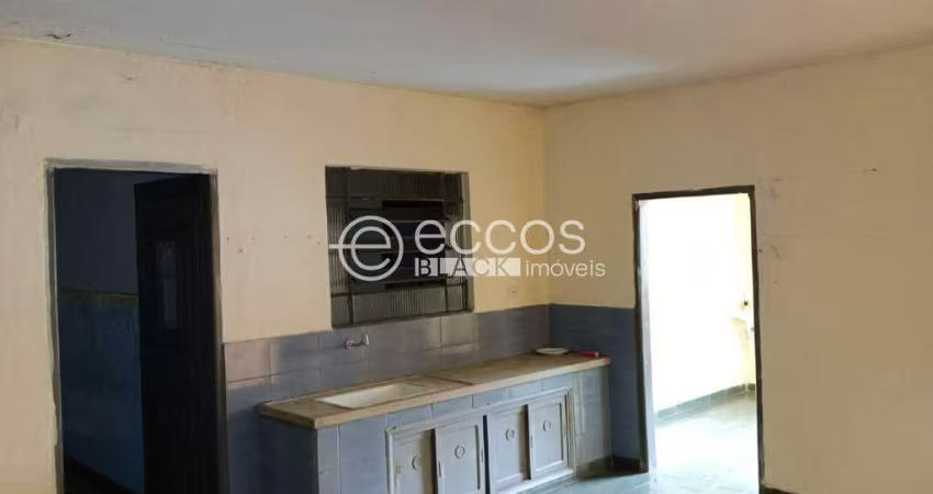 Casa à venda, 3 quartos, 4 vagas, Osvaldo Rezende - Uberlândia/MG