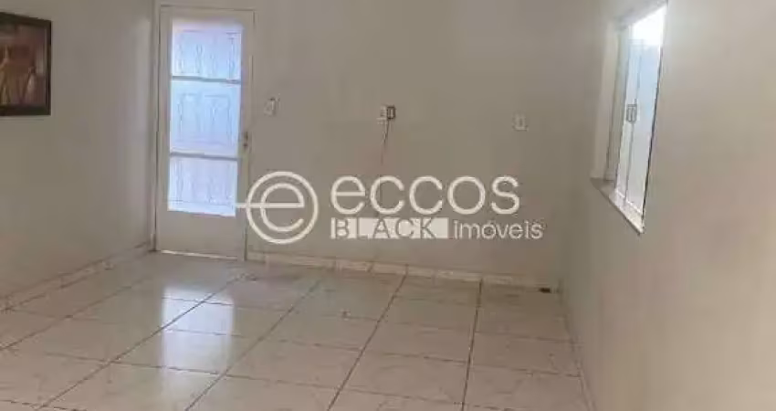 Casa com 3 quartos à venda na Rua Maria José Povoa, 503, Industrial, Araguari