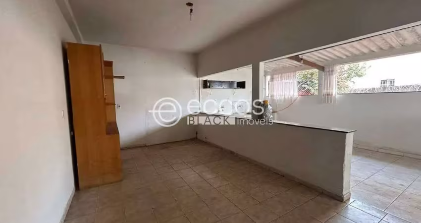 Casa à venda, 4 quartos, 1 suíte, 2 vagas, jardim das palmeiras - uberlândia/mg