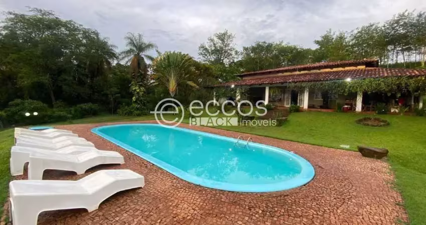 Chácara à venda, 3 quartos, 1 suíte, área rural de uberlândia - uberlândia/mg