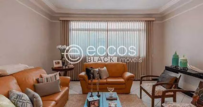 Casa à venda, 4 quartos, 3 suítes, 4 vagas, Morada da Colina - Uberlândia/MG