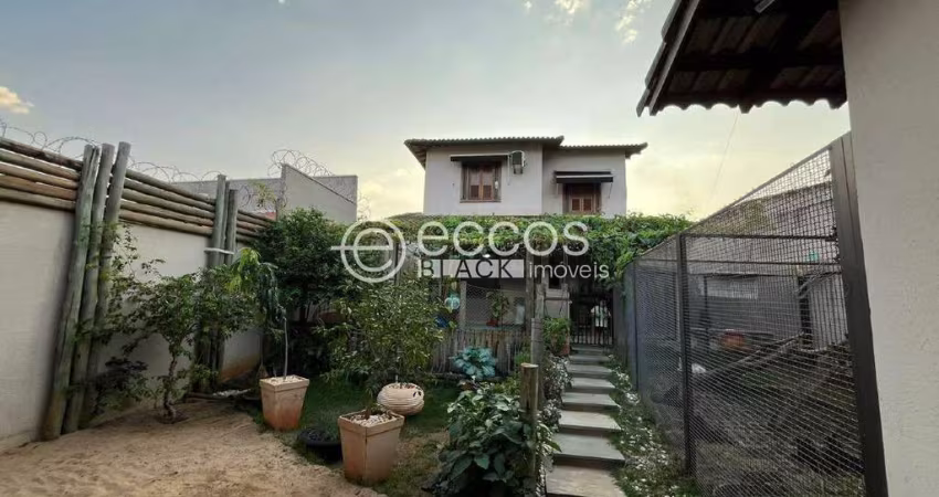 Casa à venda, 3 quartos, 3 suítes, Cidade Jardim - Uberlândia/MG