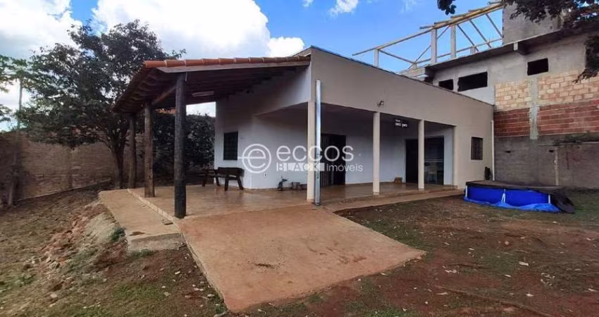 Chácara à venda, 2 quartos, Conjunto Alvorada - Uberlândia/MG