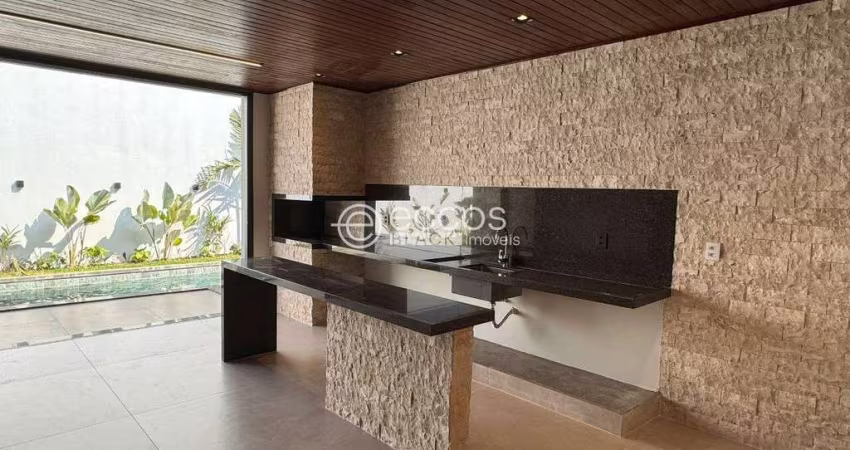 Casa em condomínio à venda, 3 quartos, 3 suítes, 4 vagas, Granja Marileusa - Uberlândia/MG