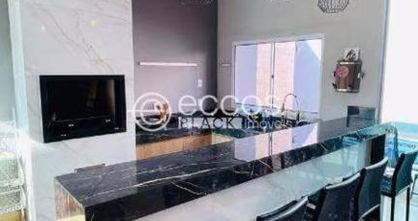 Casa à venda, 3 quartos, 1 suíte, 4 vagas, Umuarama - Uberlândia/MG