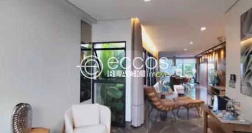 Casa à venda, 3 quartos, 3 suítes, 4 vagas, Jardim Karaíba - Uberlândia/MG