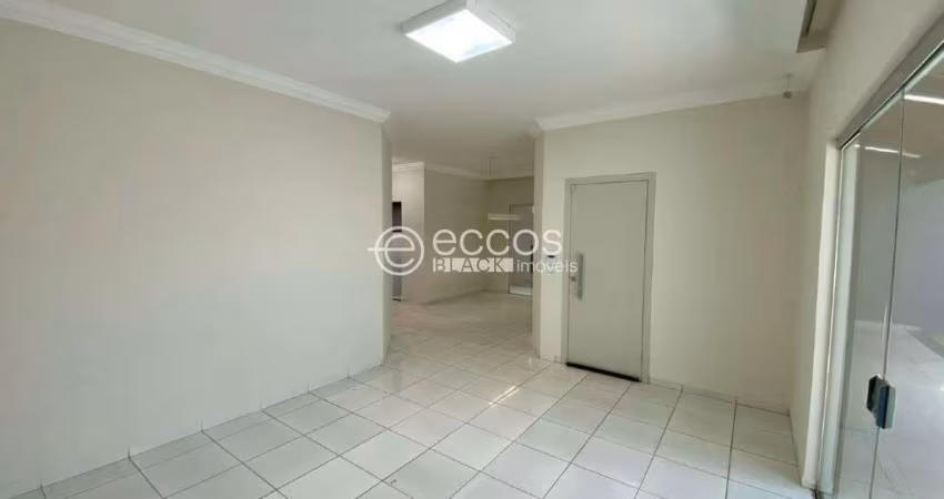 Casa à venda, 3 quartos, 2 suítes, 4 vagas, Santa Rosa - Uberlândia/MG