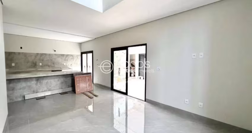 Casa em condomínio à venda, 3 quartos, 3 suítes, 2 vagas, Aclimação - Uberlândia/MG