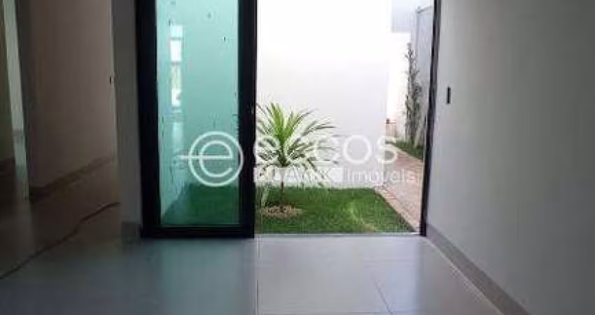 Casa à venda, 3 quartos, 1 suíte, 2 vagas, Laranjeiras - Uberlândia/MG