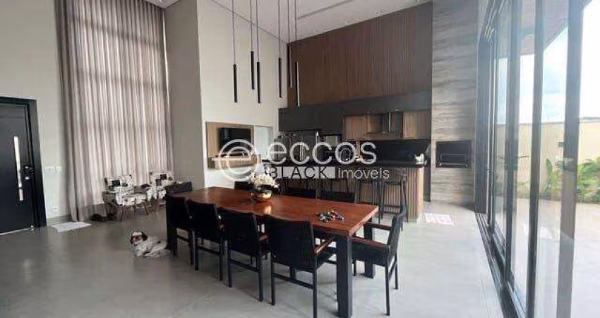 Casa em condomínio à venda, 3 quartos, 3 suítes, 4 vagas, Laranjeiras - Uberlândia/MG