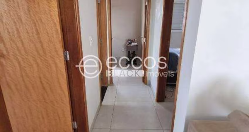 Casa à venda, 3 quartos, 1 suíte, 4 vagas, Novo Mundo - Uberlândia/MG
