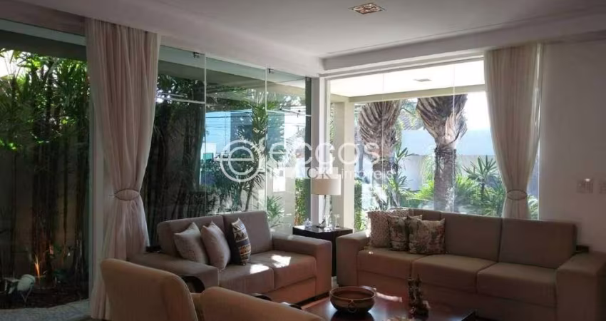Casa à venda, 3 quartos, 3 suítes, 4 vagas, Nova Uberlândia - Uberlândia/MG