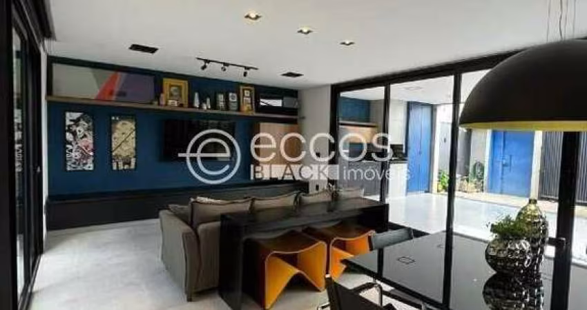Casa à venda, 3 quartos, 1 suíte, 3 vagas, Aclimação - Uberlândia/MG