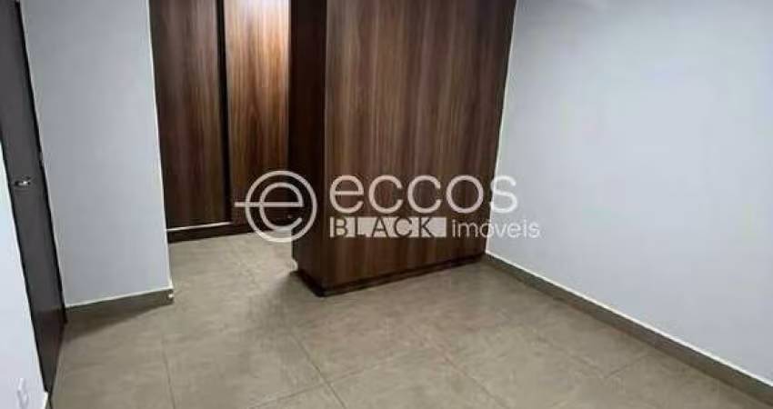 Casa à venda, 3 quartos, 1 suíte, 2 vagas, Aclimação - Uberlândia/MG
