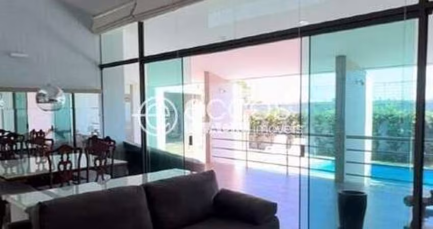 Casa à venda, 3 quartos, 3 suítes, 4 vagas, Jardim Karaíba - Uberlândia/MG