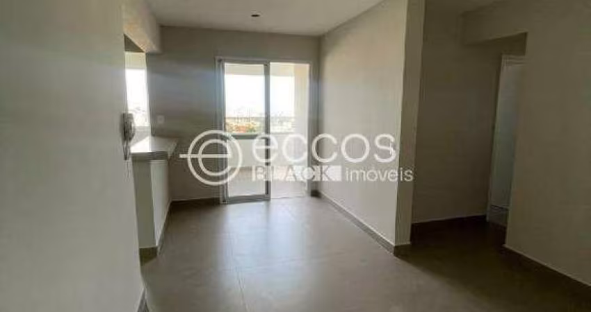 Apartamento à venda, 3 quartos, 1 suíte, 2 vagas, Segismundo Pereira - Uberlândia/MG